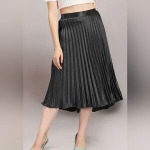 H&M Pewter Metallic Pleated Woven Calf length Skirt XL
